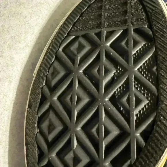 Preowned Converse Black and Yellow All Stars Men’s size 9 Women’s 11 - Picture 10 of 15